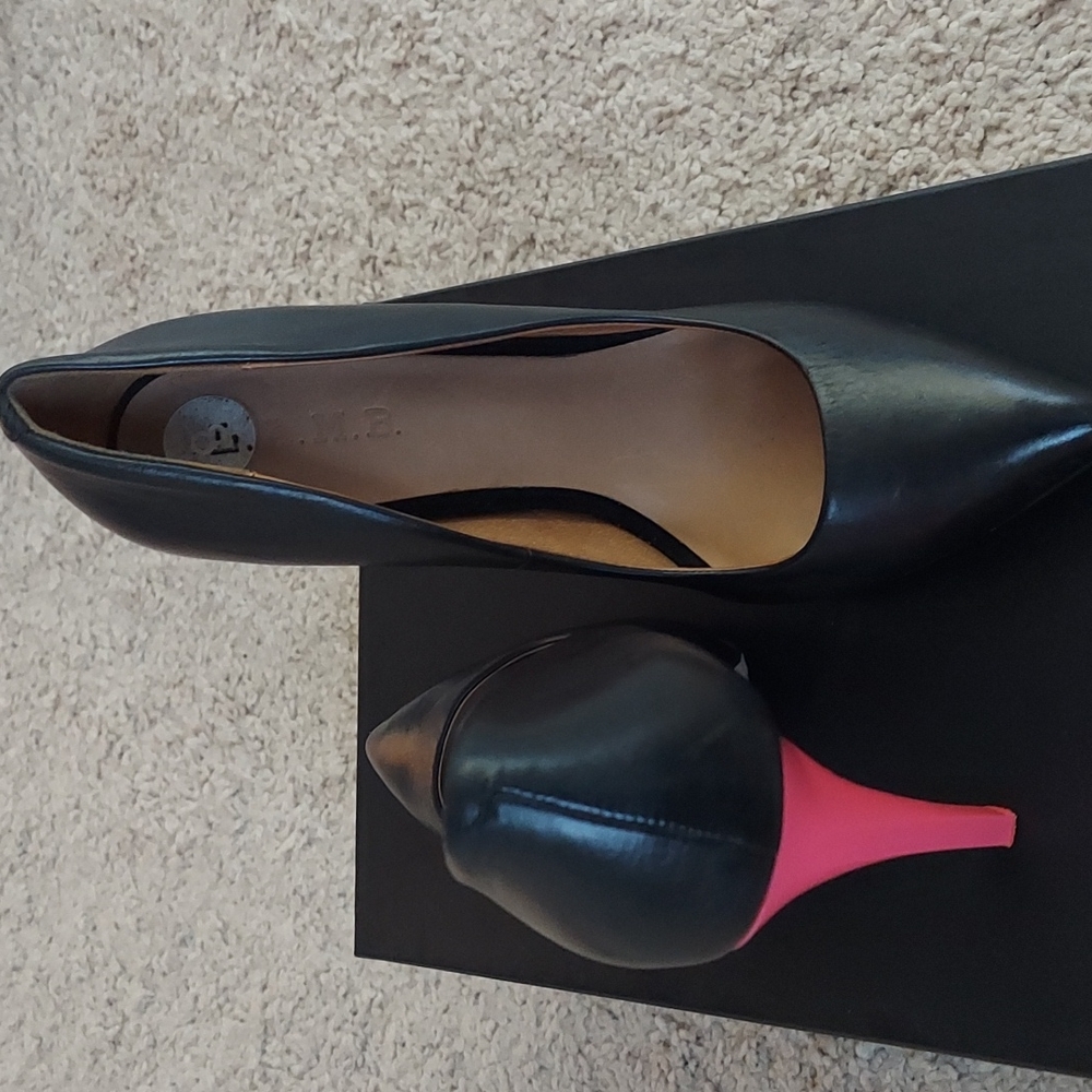 Shoes - Picture 2 of 4